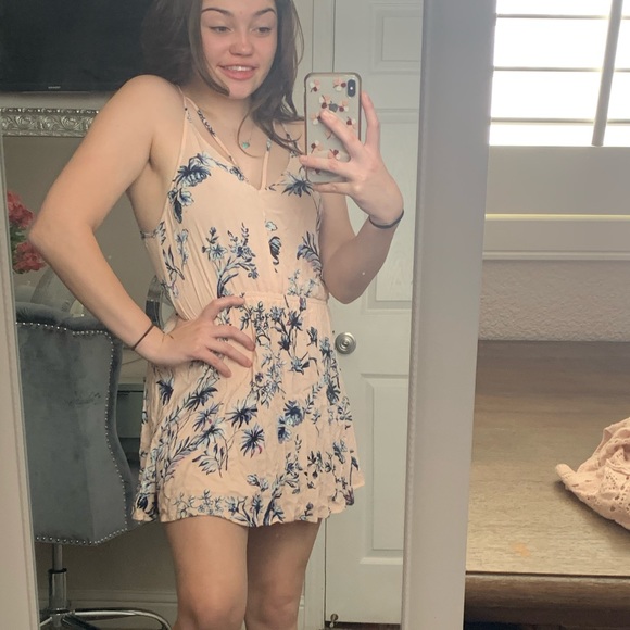 KENDALL AND KYLIE PINK AND FLORAL DRESS - Picture 1 of 4